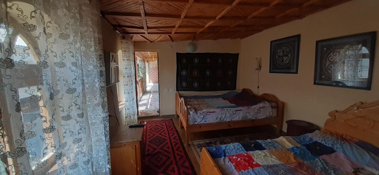 Ethno Guest House Caravan Tamchy Exterior photo