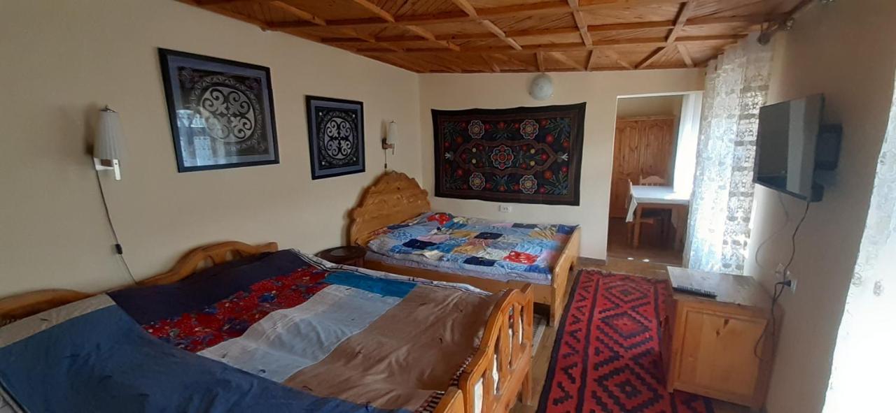 Ethno Guest House Caravan Tamchy Exterior photo