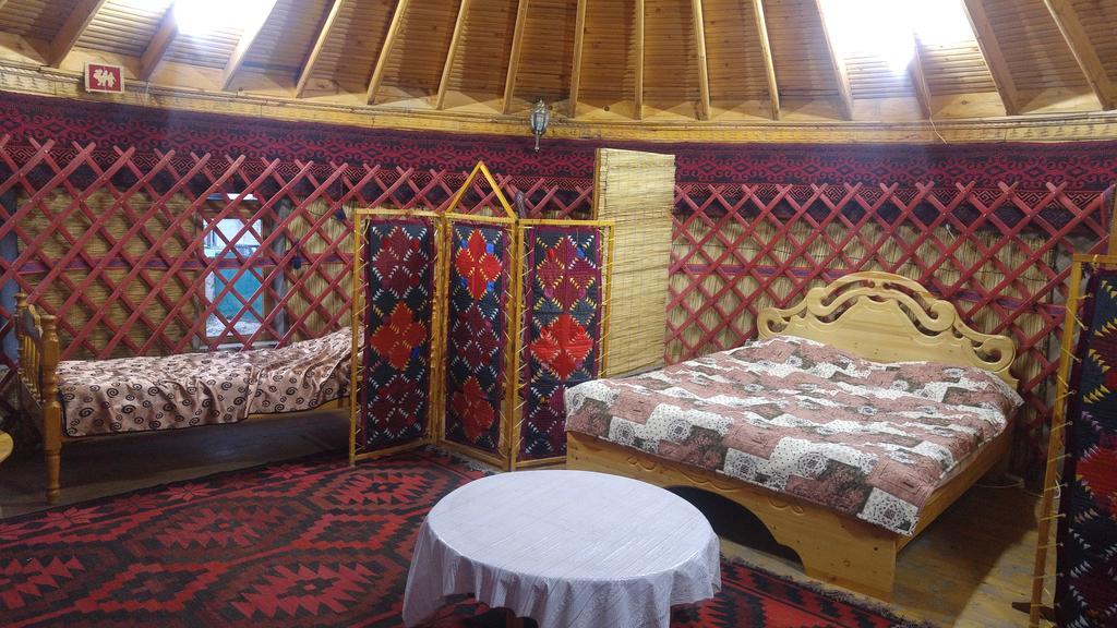 Ethno Guest House Caravan Tamchy Exterior photo